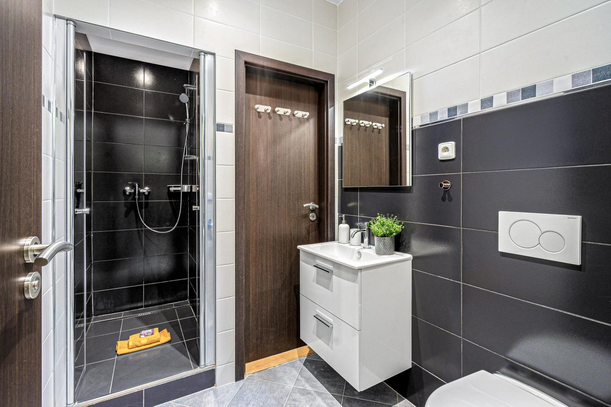 Oasis Apartments At Charles Square Prága Kültér fotó