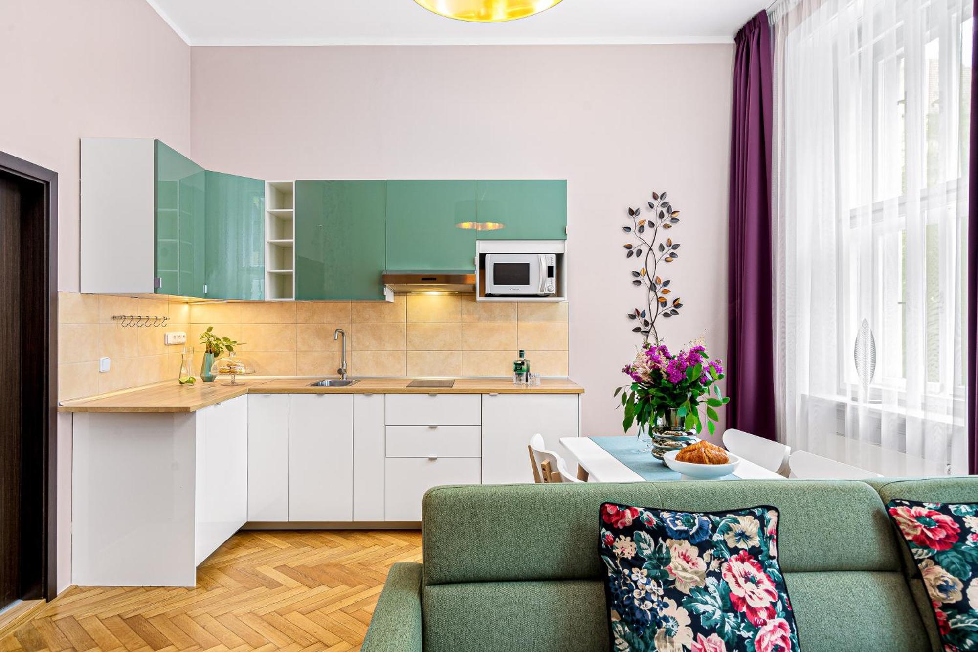 Oasis Apartments At Charles Square Prága Kültér fotó
