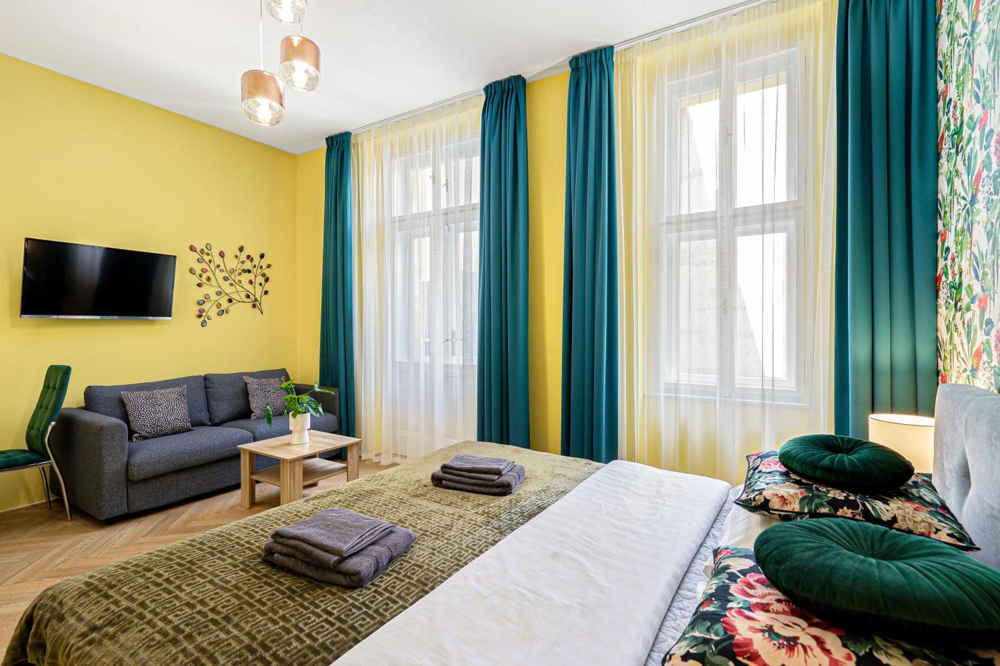 Oasis Apartments At Charles Square Prága Kültér fotó